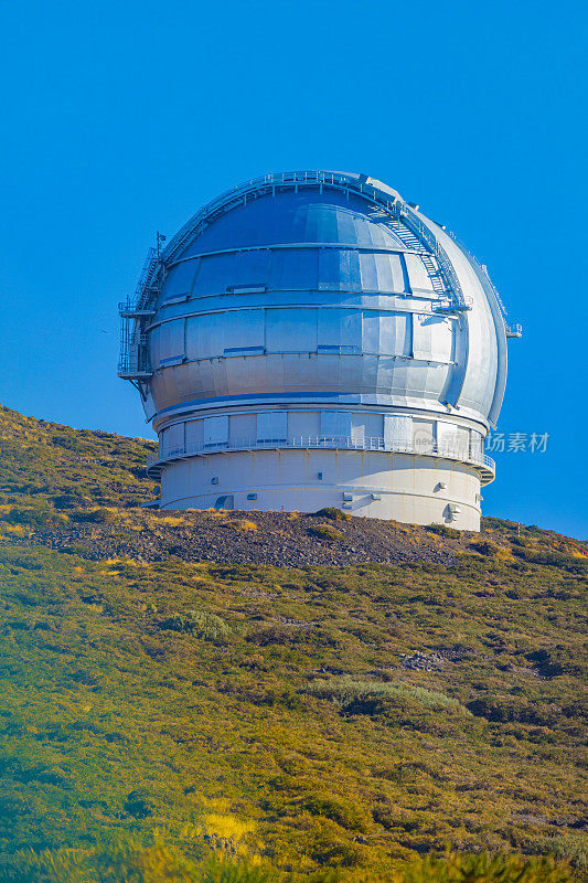 加那利群岛拉帕尔马的Roque de los Muchachos天文台的望远镜